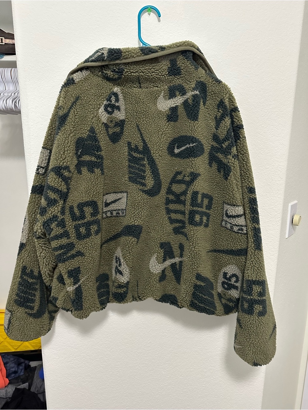 Women’s Nike fleece jacket! - Picture 5 of 6